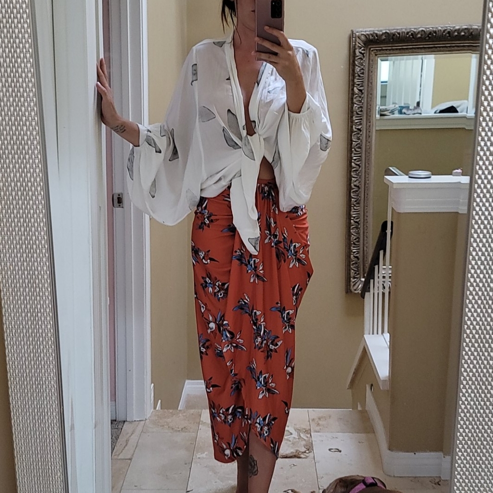 Gorgeous set top and skirt